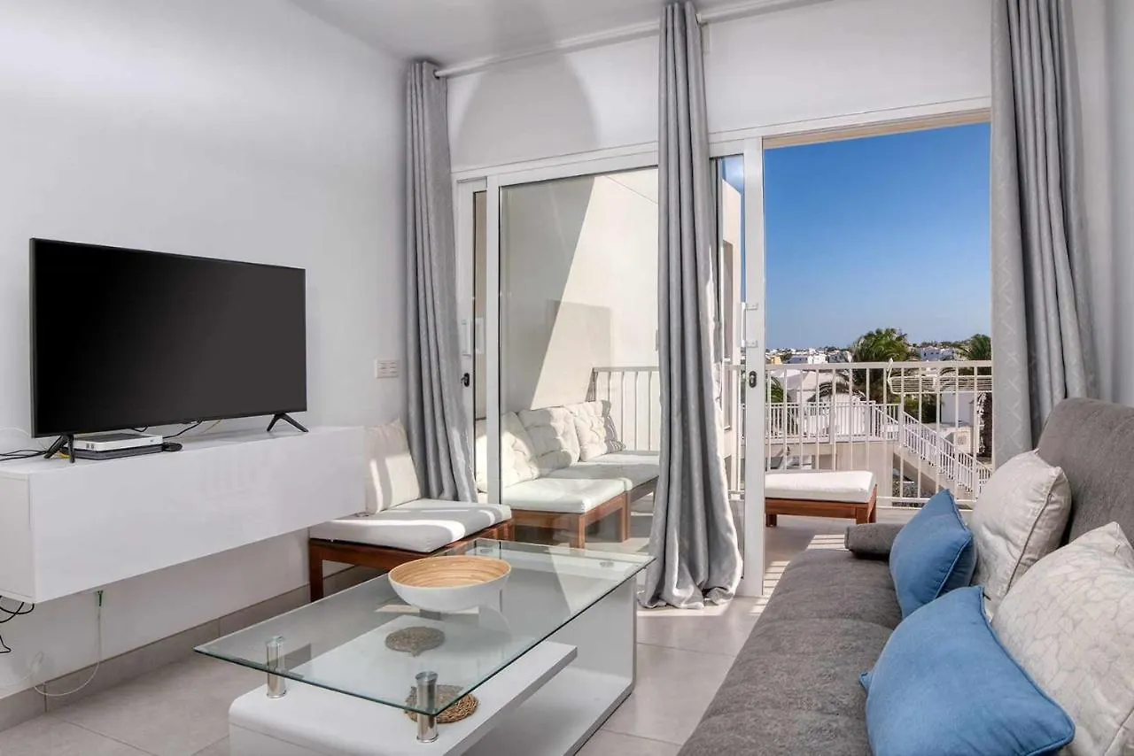 Sunset View Modern Private Poolside Apartment Costa Teguise